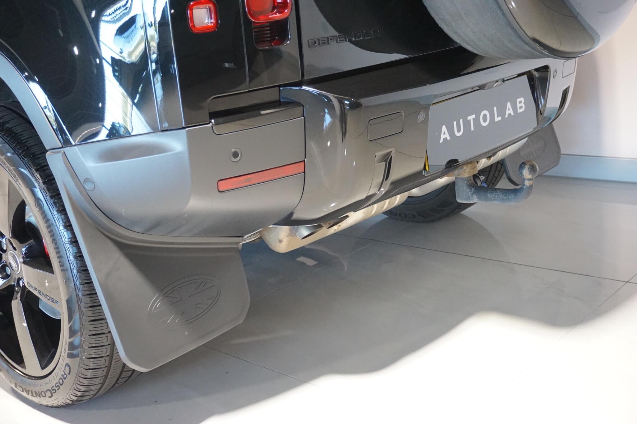 Land Rover Defender 90 3.0 D250 MHEV SE Hard Top SUV 3dr Diesel Auto 4WD SWB Euro 6 (s/s) (250 ps)